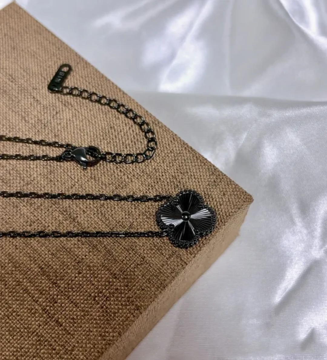 Van Cleef inspired Gun Smoke Clover Collection