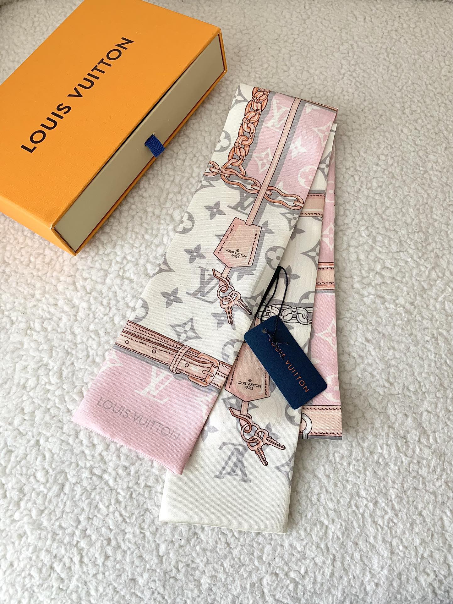 LV Inspired 
Bandeau silk Twills