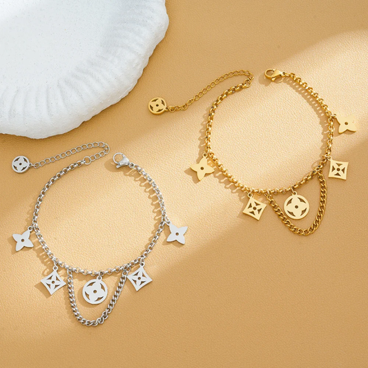 Clover charm Gold Bracelet