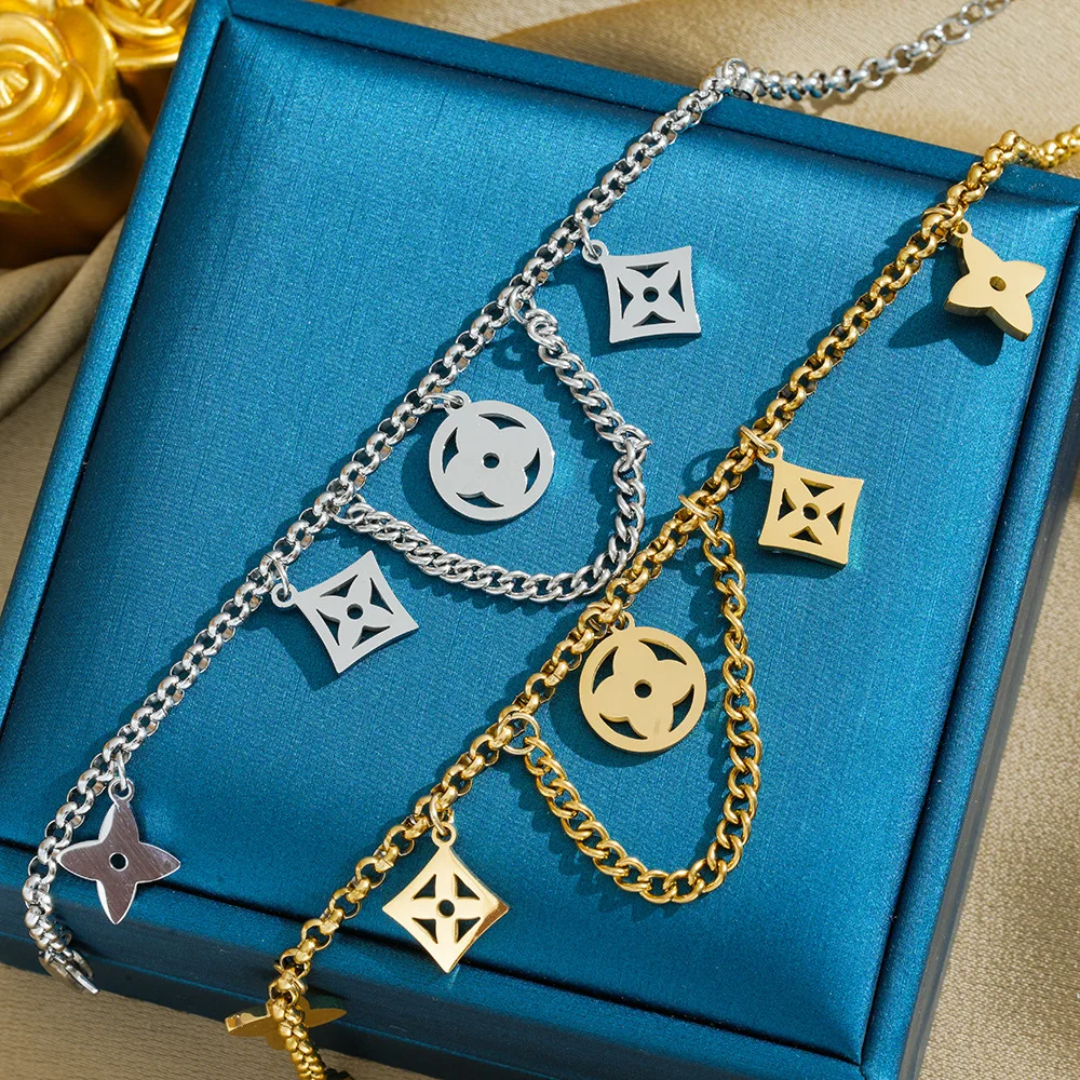 Clover charm Gold Bracelet