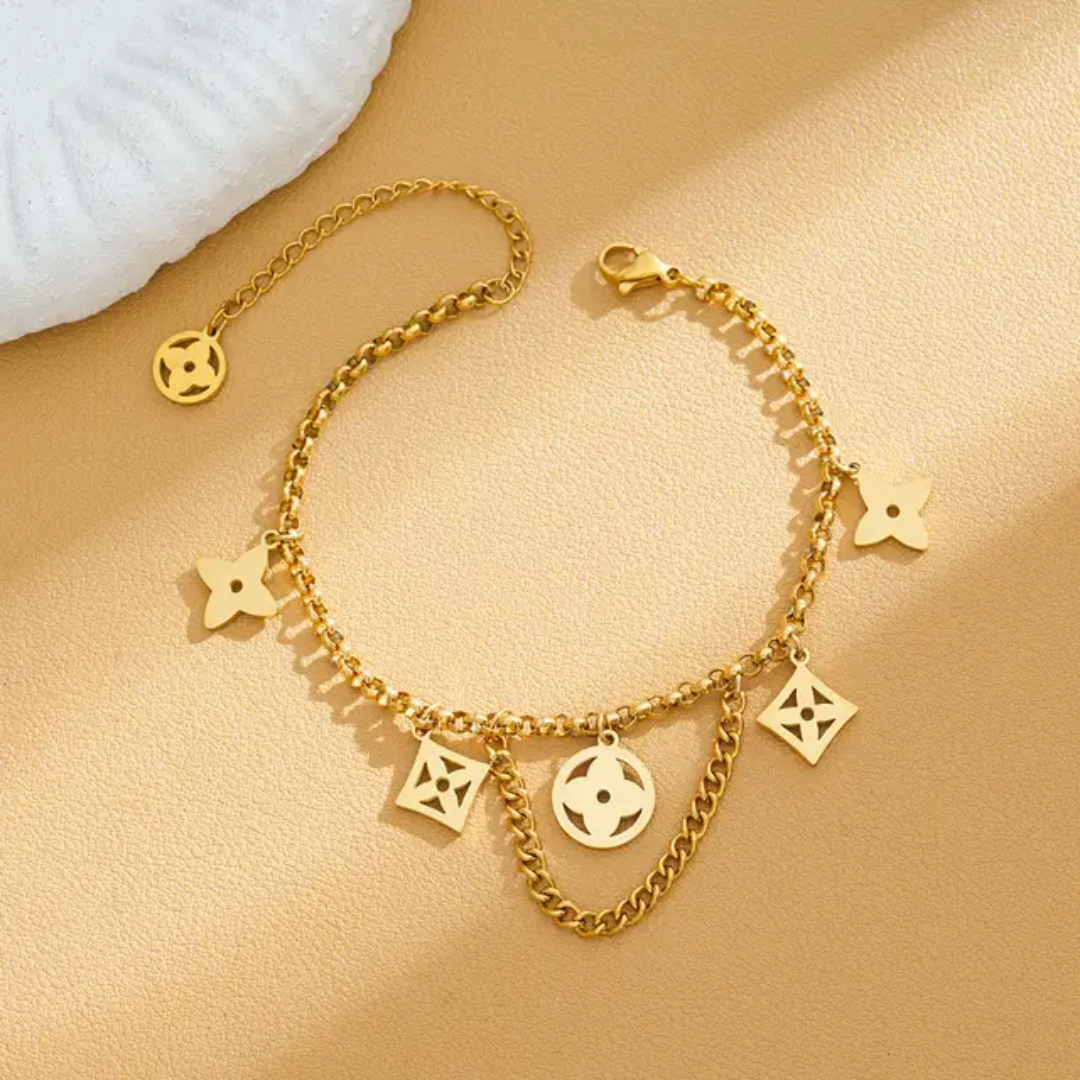 Clover charm Gold Bracelet
