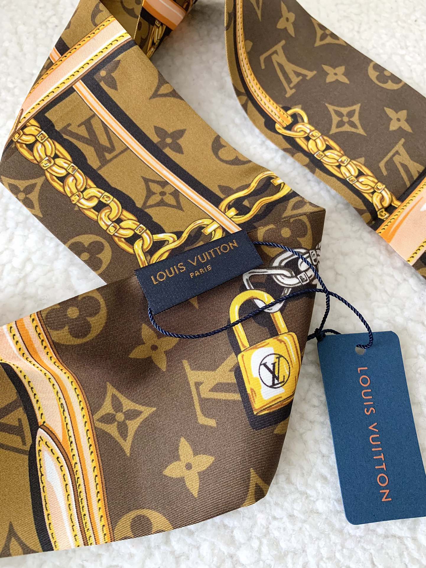 LV Inspired 
Bandeau silk Twills