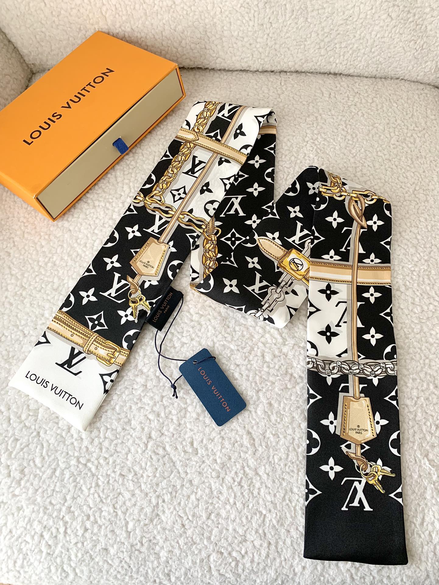 LV Inspired 
Bandeau silk Twills