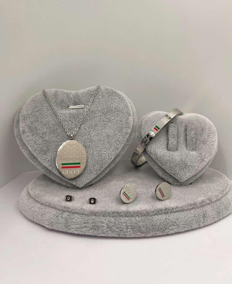 Gucci inspired necklace