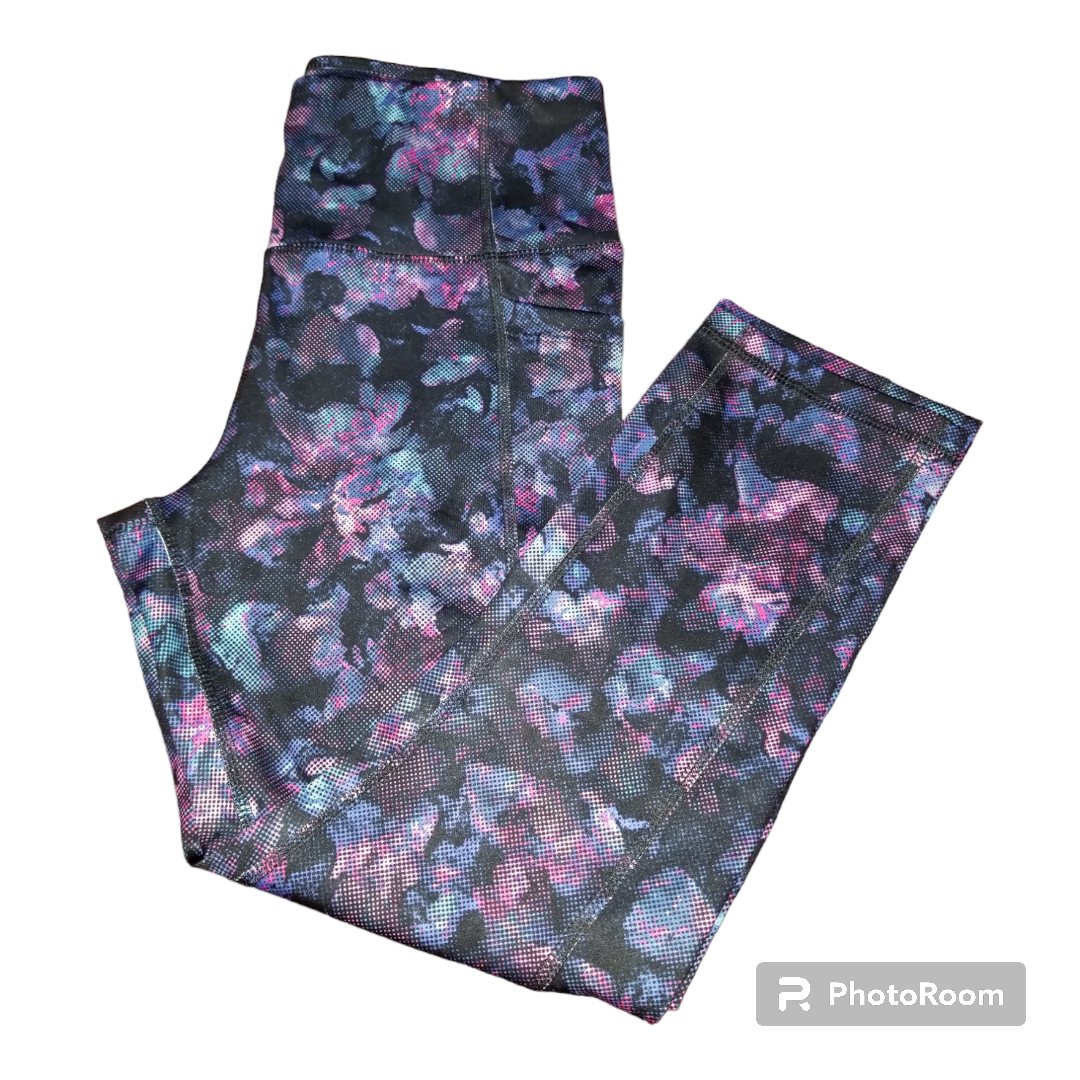 Women athletic capri apparel