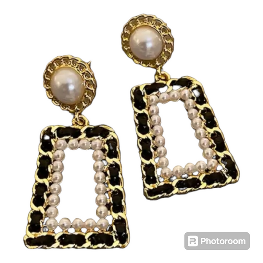 Pearl Dangle Earrings