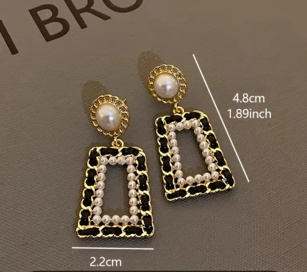 Pearl Dangle Earrings