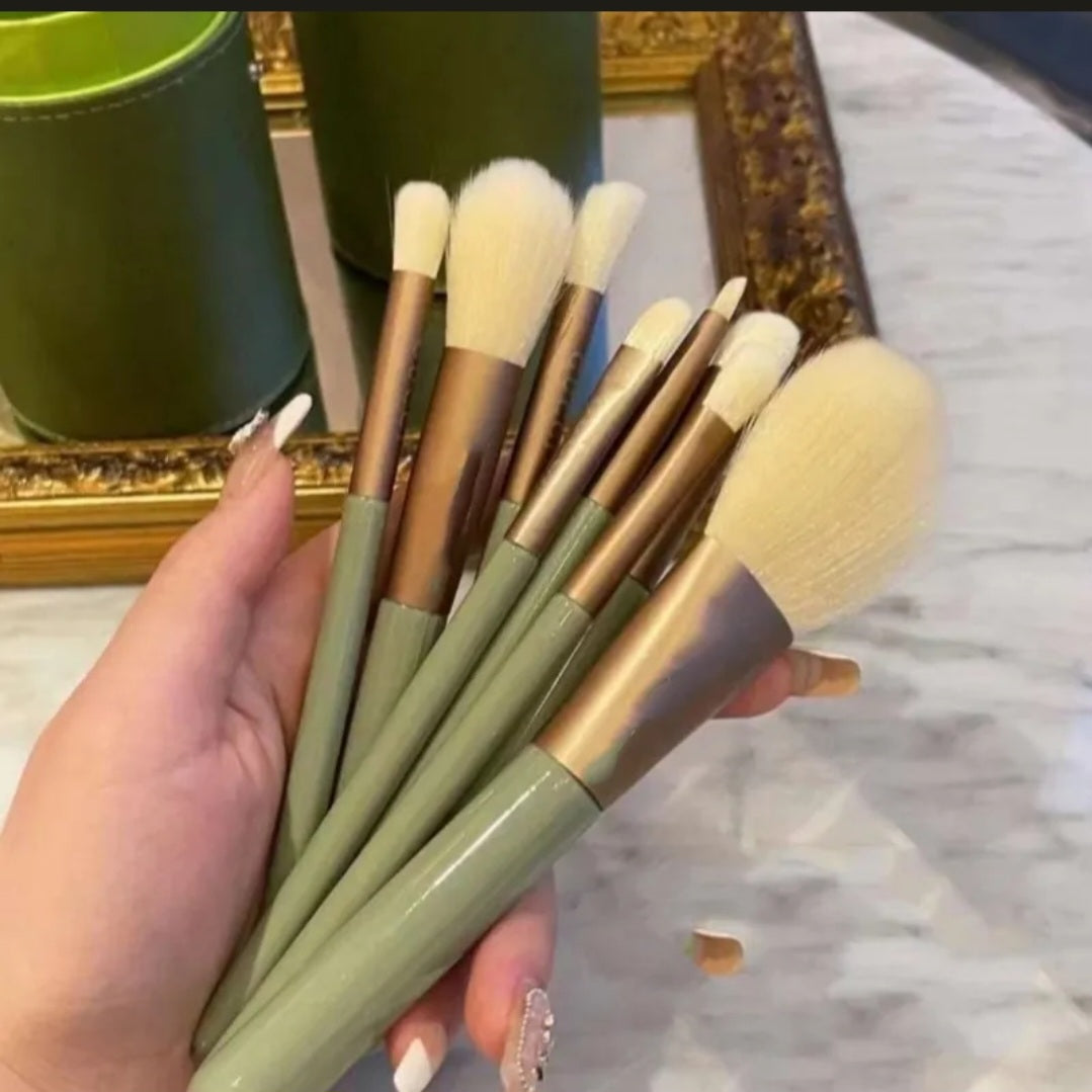 Gucci luxury inspired 8pc Make Up brush set