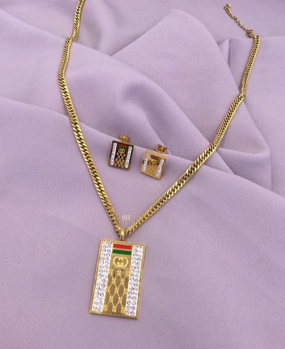 Gucci inspired gold square Zirconia pendant necklace