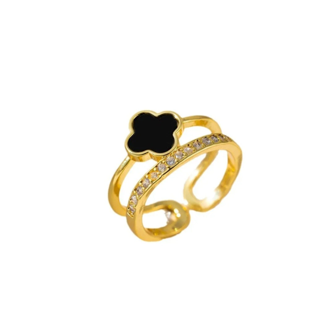 Van Cleef inspired Clover Ring