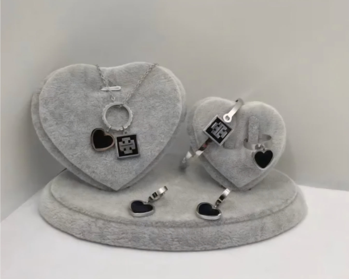 Tory Burch inspired necklace