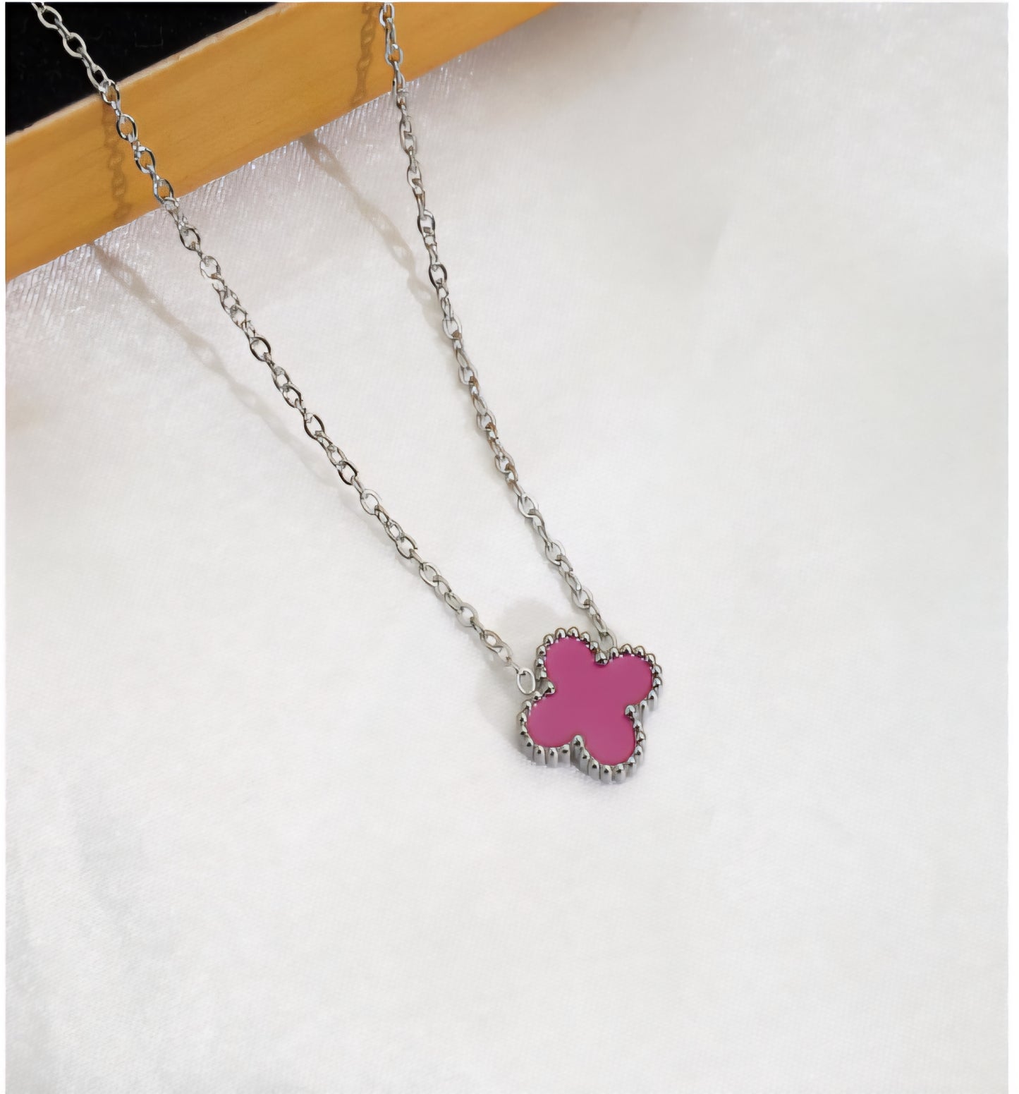 Van Cleef  Inspire 13mm Silver Clover Necklace