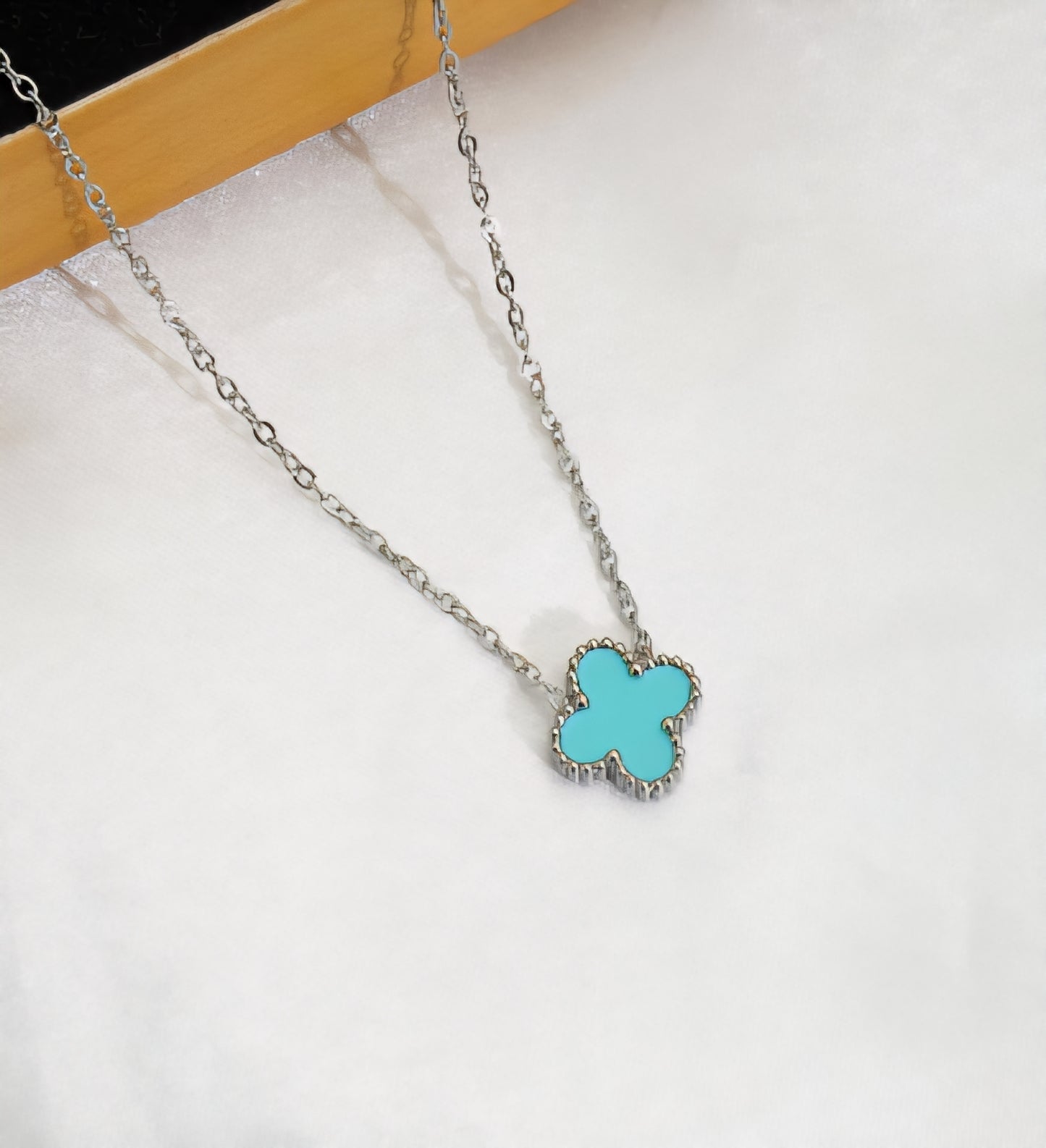 Van Cleef  Inspire 13mm Silver Clover Necklace