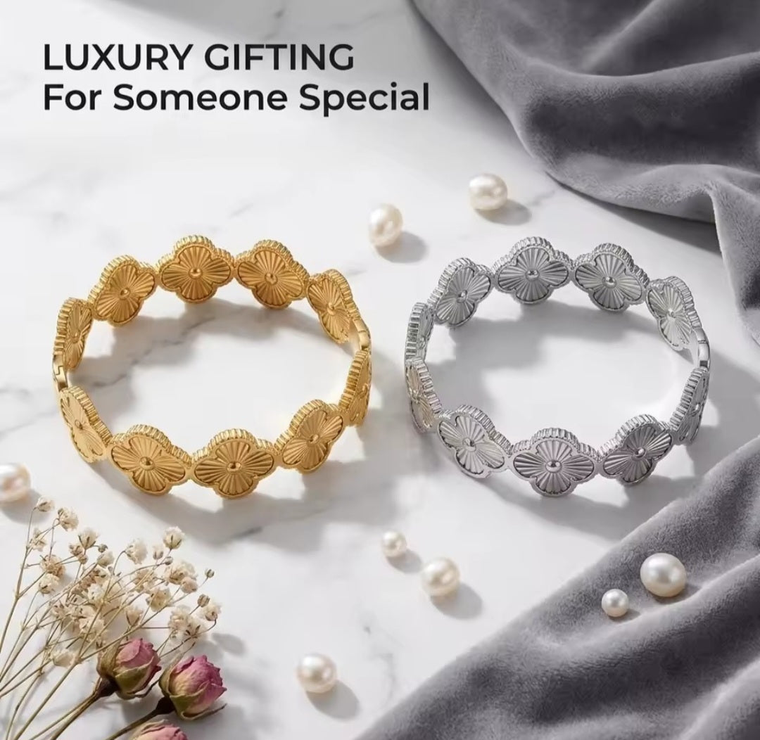 Van Cleef inspired Clover Bangles