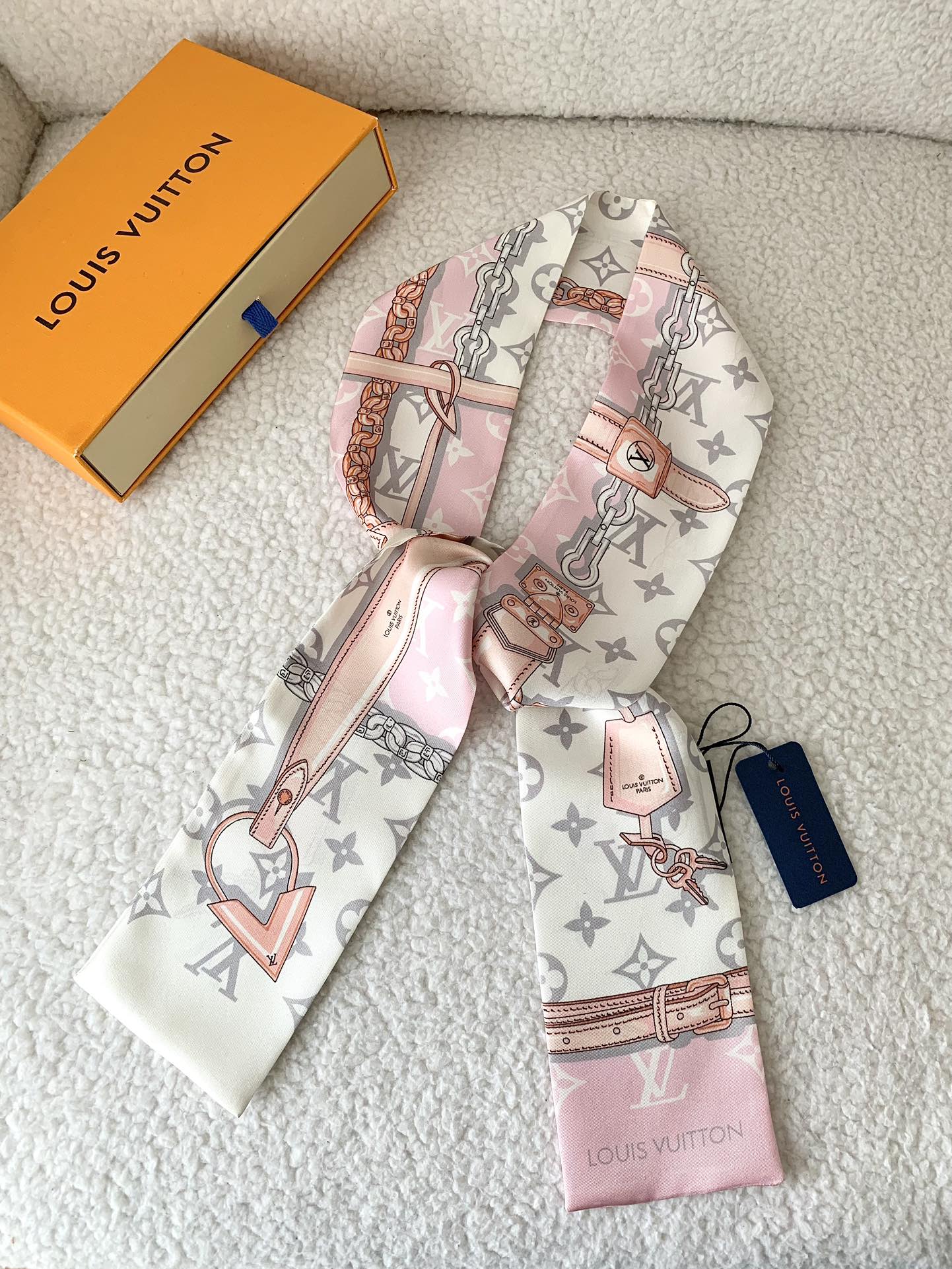 LV Inspired 
Bandeau silk Twills