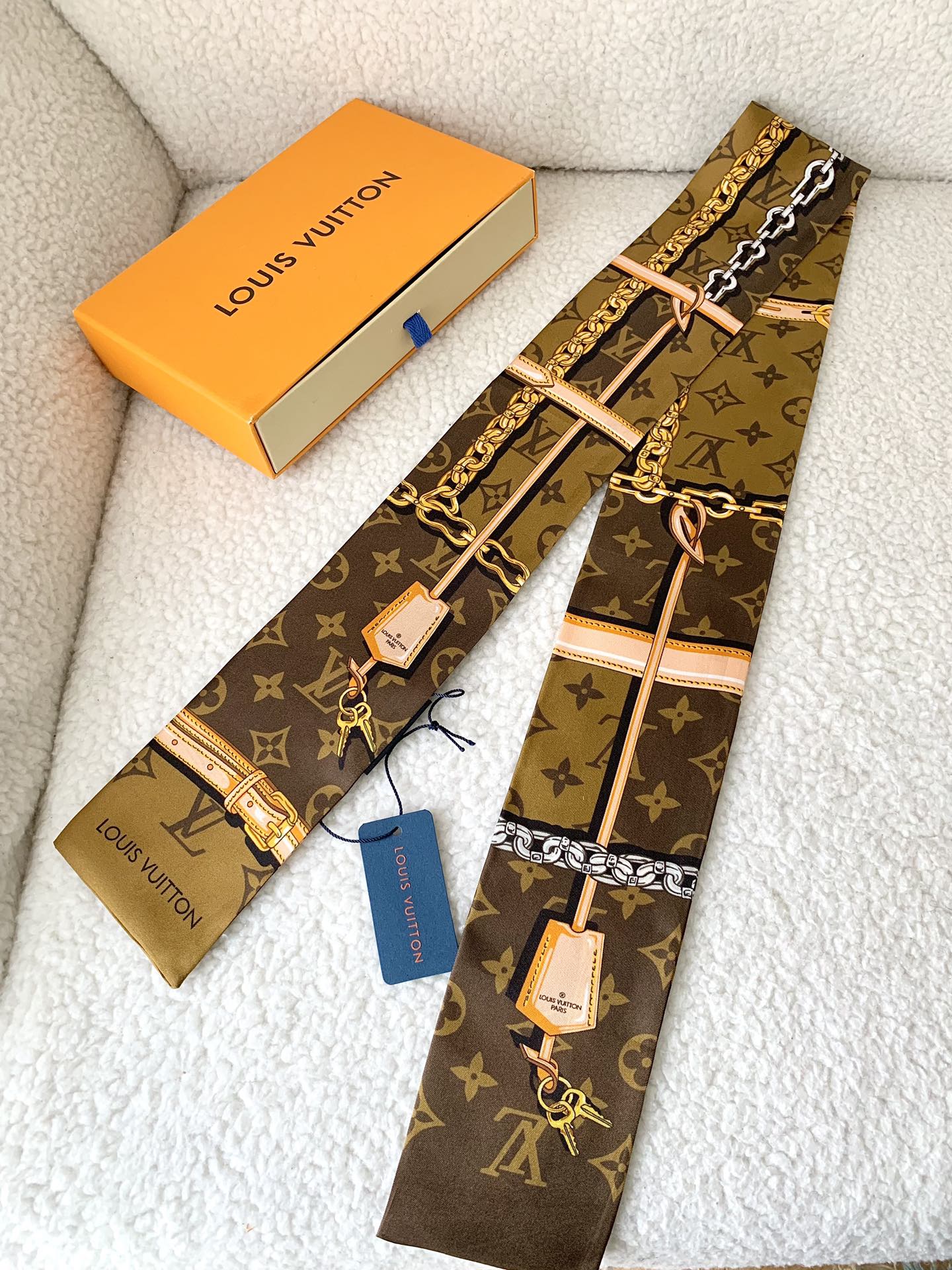 LV Inspired 
Bandeau silk Twills