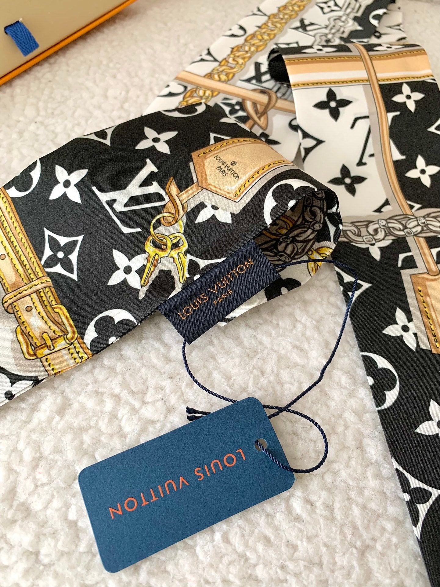 LV Inspired 
Bandeau silk Twills