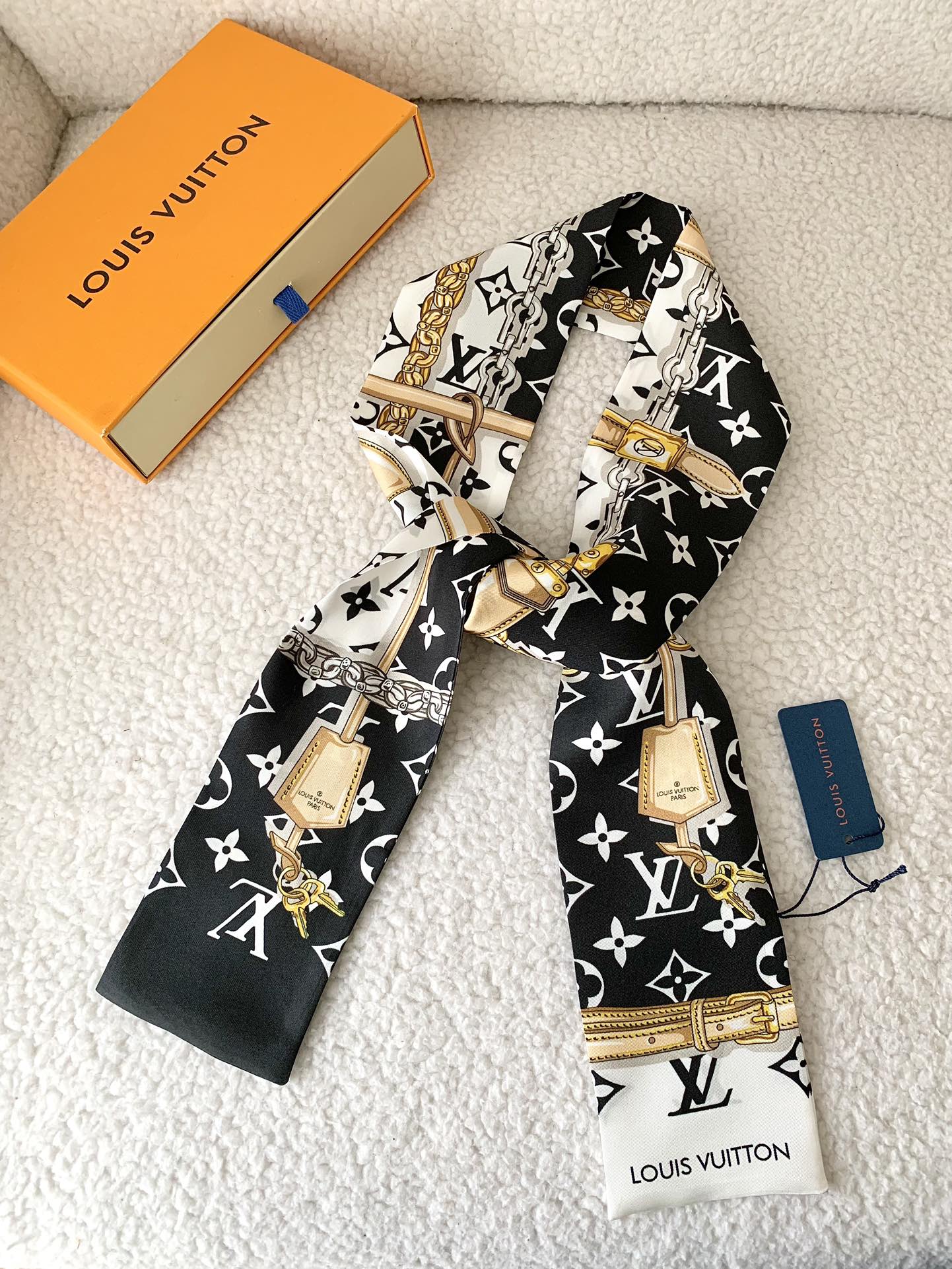 LV Inspired 
Bandeau silk Twills