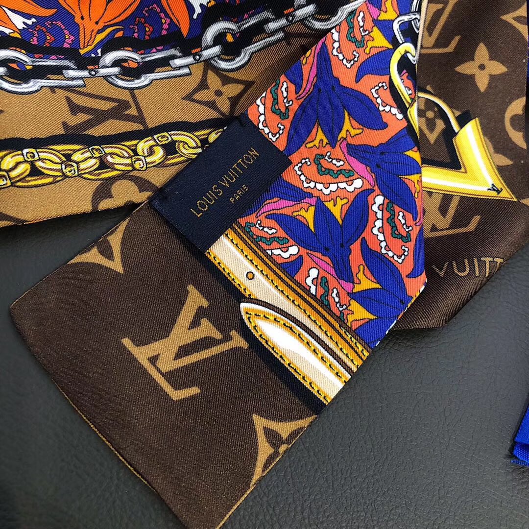 LV inspire Monogram Confidential Bandeau.