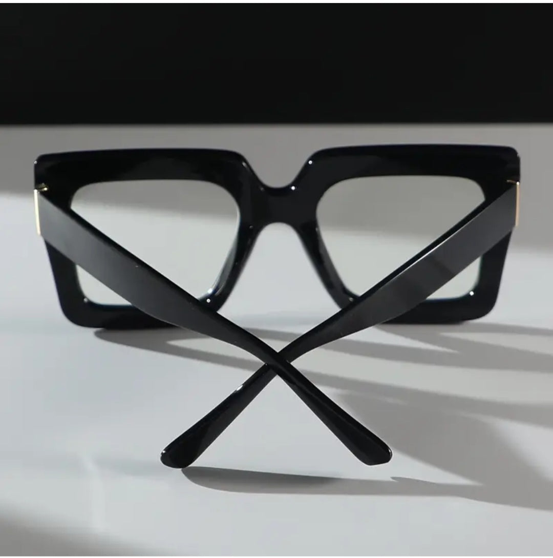 Oversized square eyewear