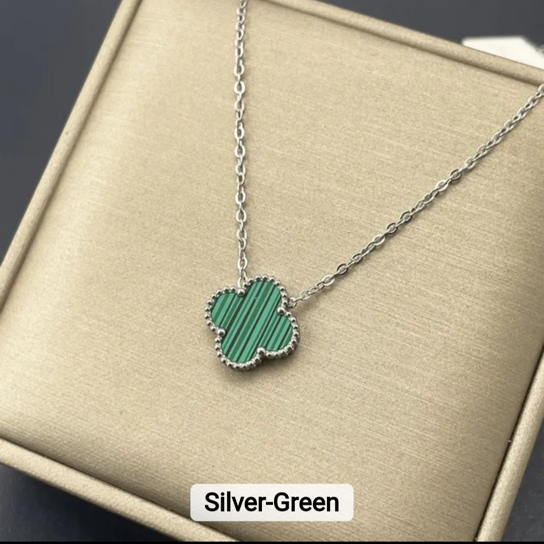 Van Cleef  Inspire 13mm Silver Clover Necklace