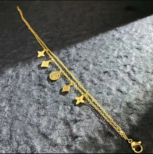 4 leaf clover Gold Bracelet