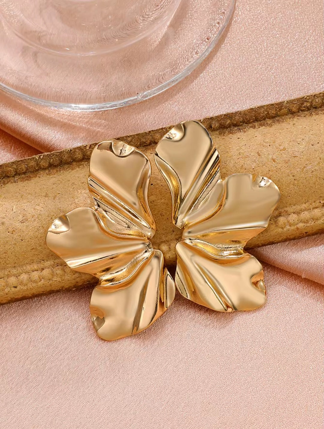 Flowers stud earrings