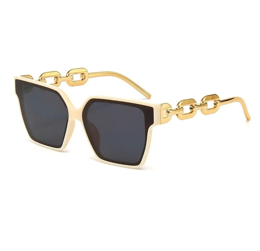 Square vintage style sunglasses