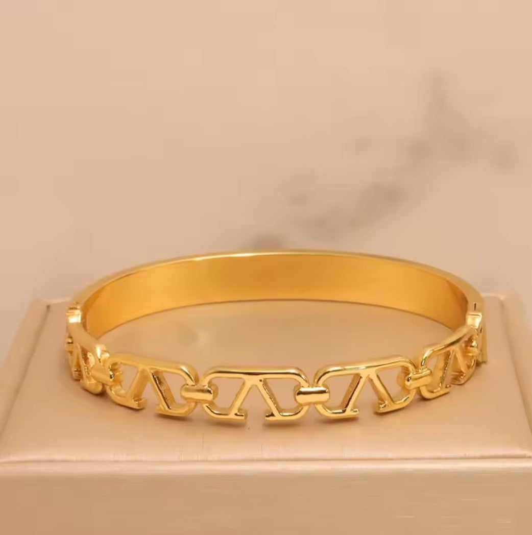 Valentino inspired bracelet