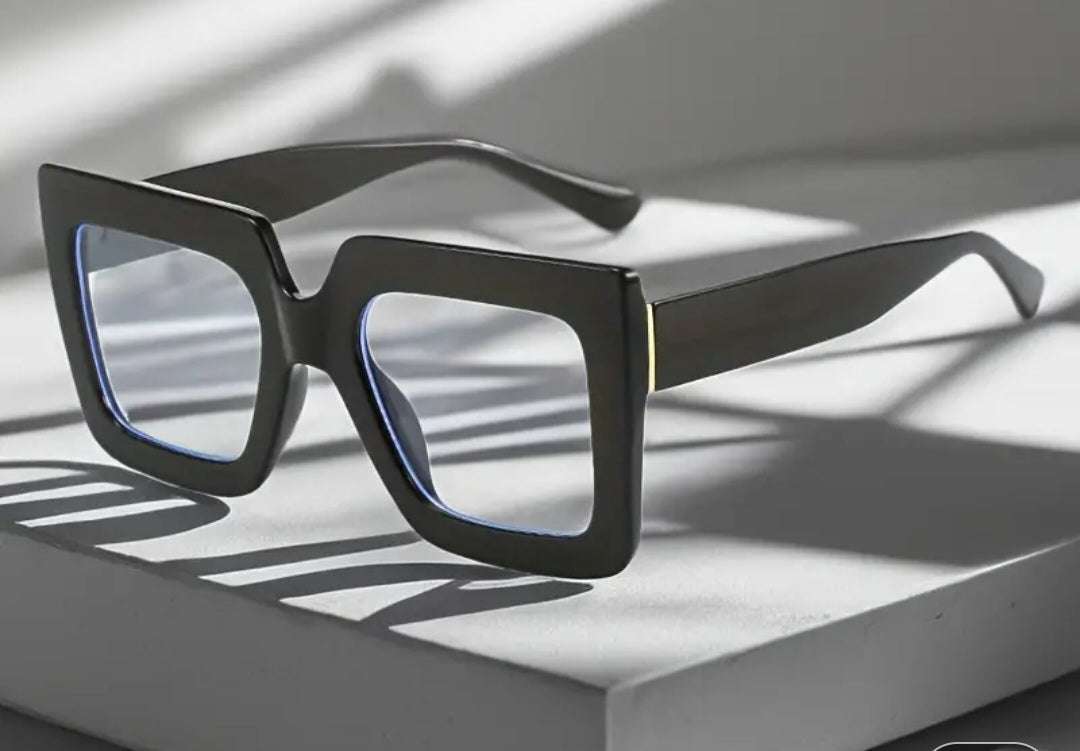 Oversized square eyewear