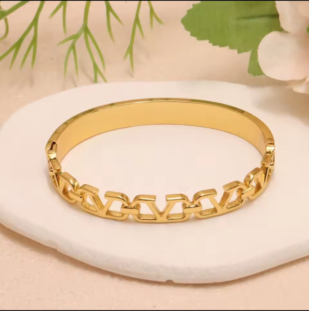 Valentino inspired bracelet