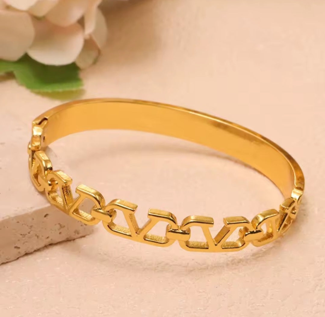Valentino inspired bracelet