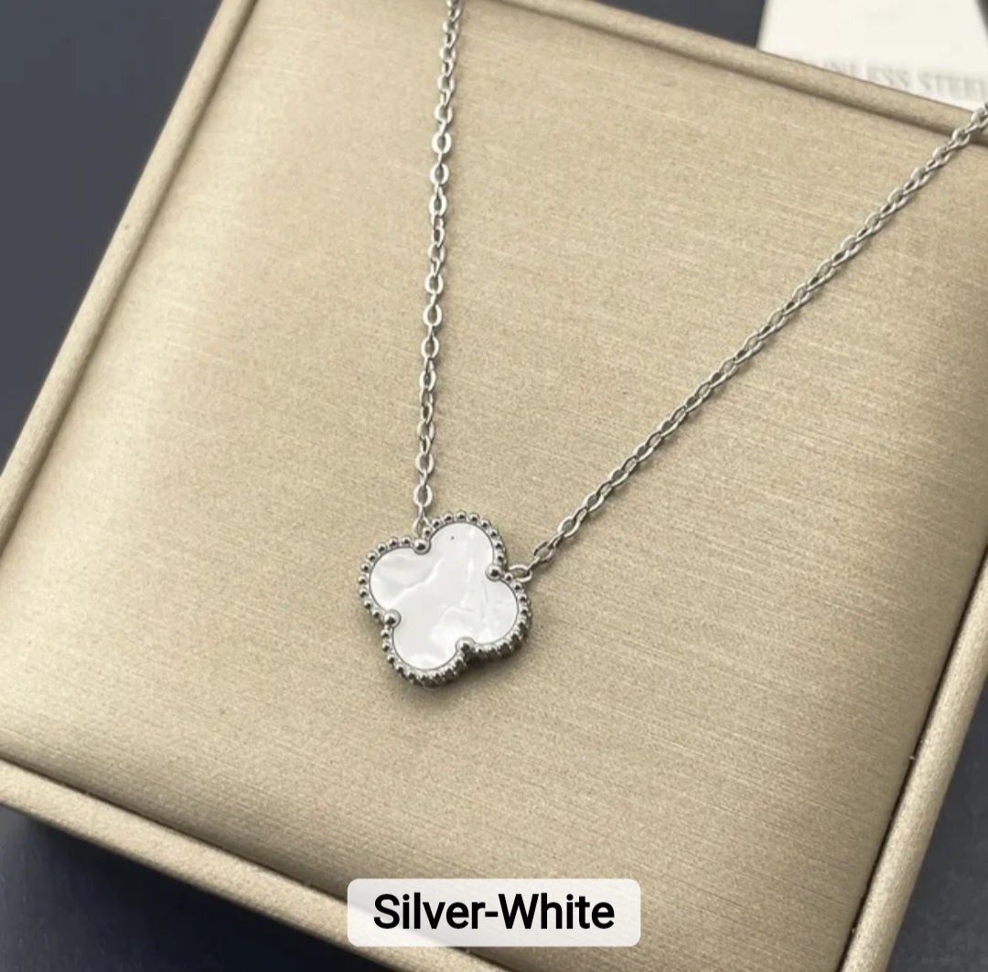 Van Cleef  Inspire 13mm Silver Clover Necklace