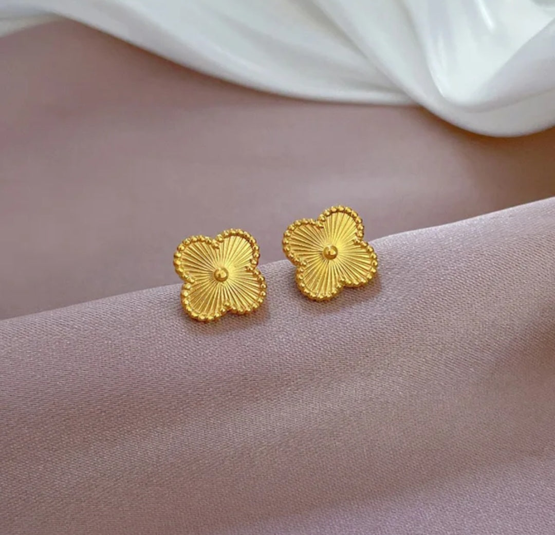 Inspired 4leaf clover earrings 11mm