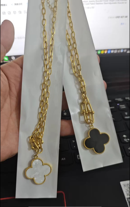 Van Cleef 27mm Clover necklace