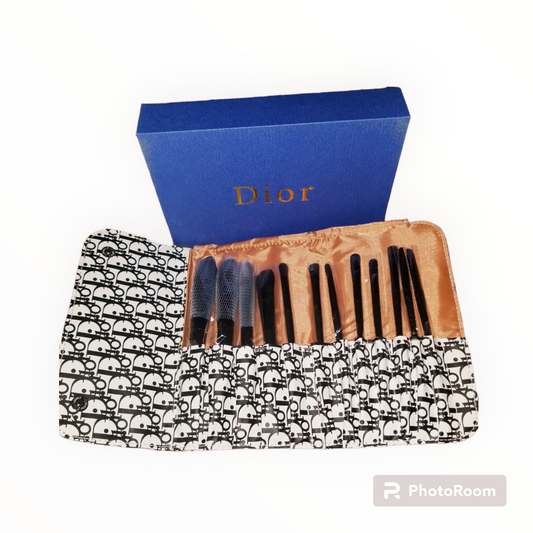 Christian Dior makeup Brush