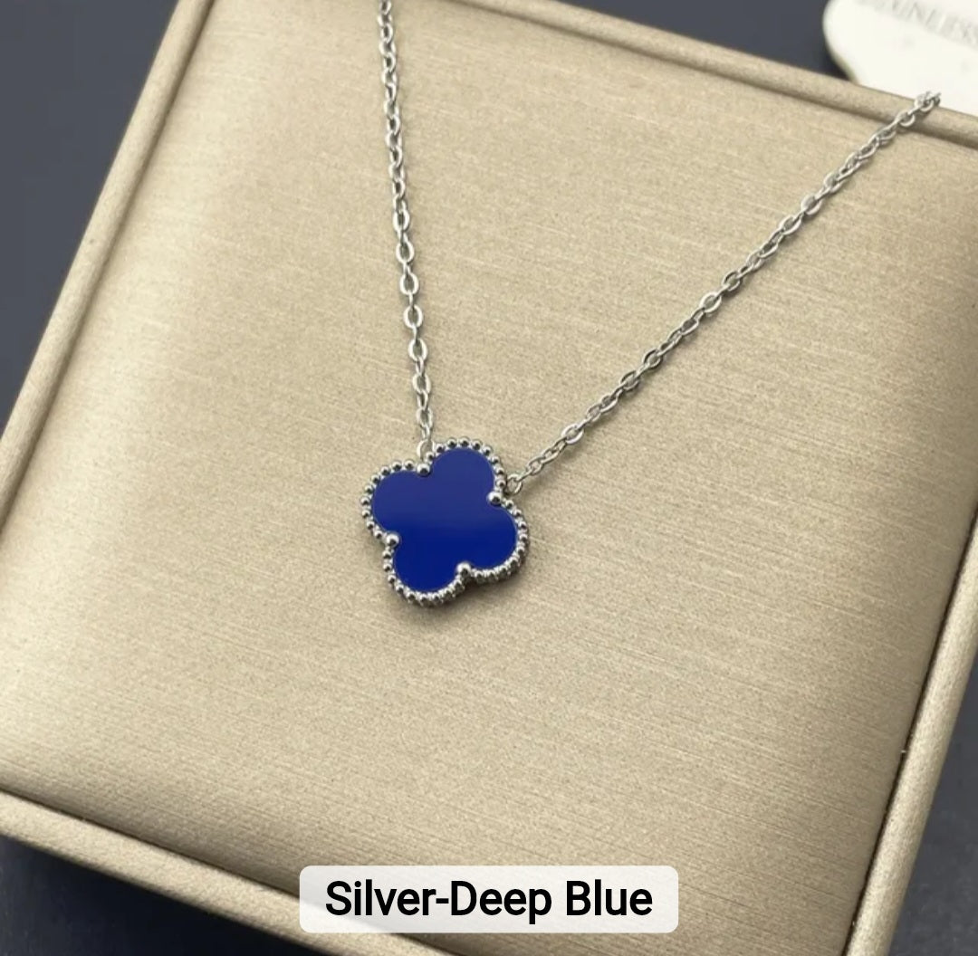 Van Cleef  Inspire 13mm Silver Clover Necklace